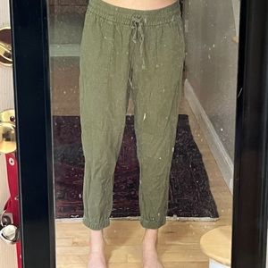 Green linen Calvin Klein pants